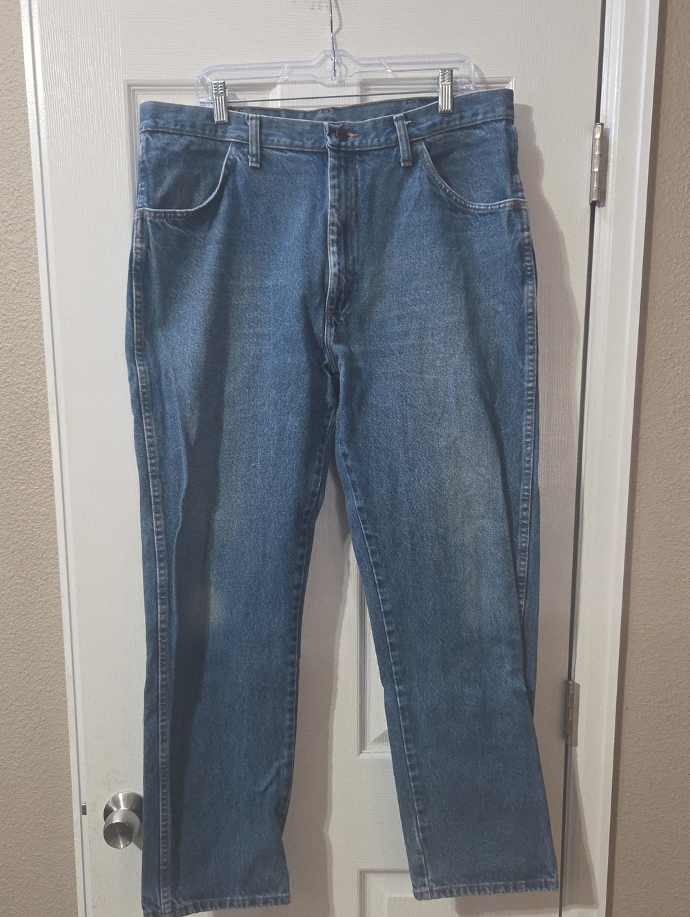 Rustler Men's Medium Blue Straight-Leg Jeans